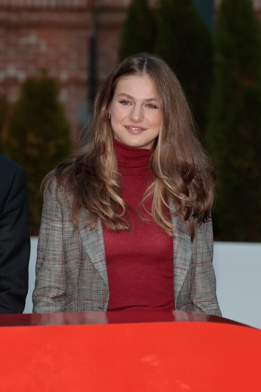 A princesa Leonor assiste a uma reunião com jovens da Cruz Vermelha