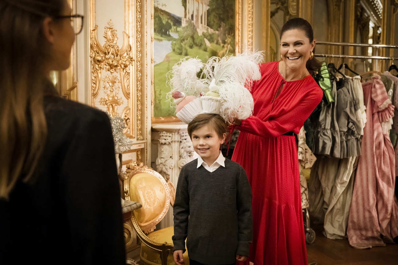 La princesse Victoria et le prince Daniel avec leurs enfants à l'Opéra de Stockholm