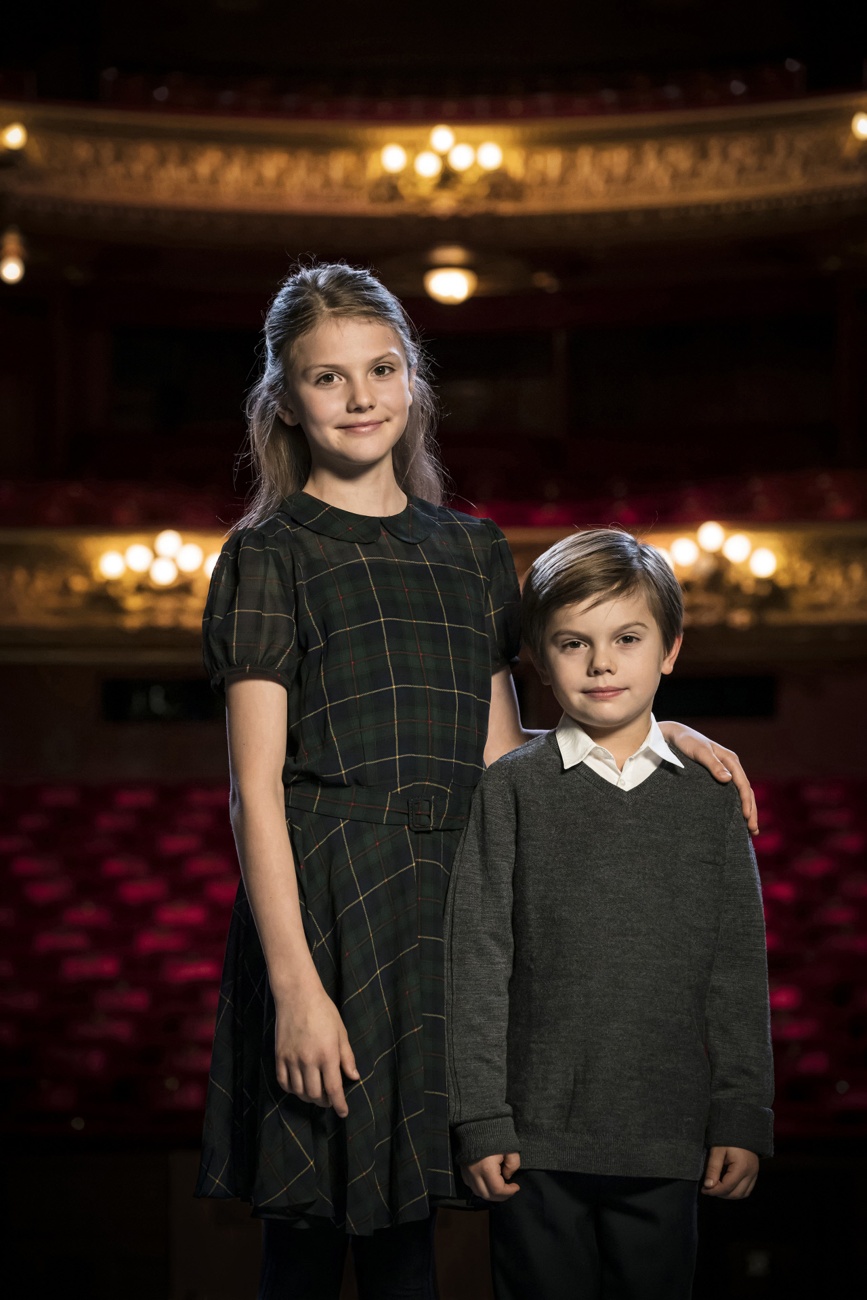 La princesse Victoria et le prince Daniel avec leurs enfants à l'Opéra de Stockholm