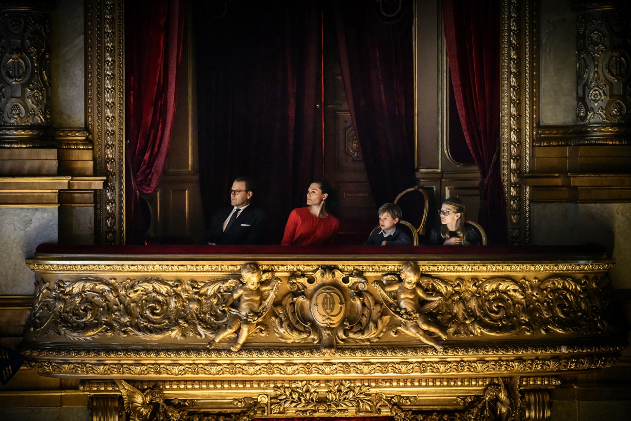 La princesse Victoria et le prince Daniel avec leurs enfants à l'Opéra de Stockholm