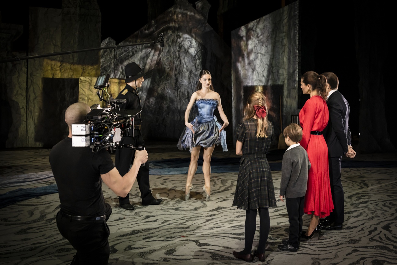 La princesse Victoria et le prince Daniel avec leurs enfants à l'Opéra de Stockholm