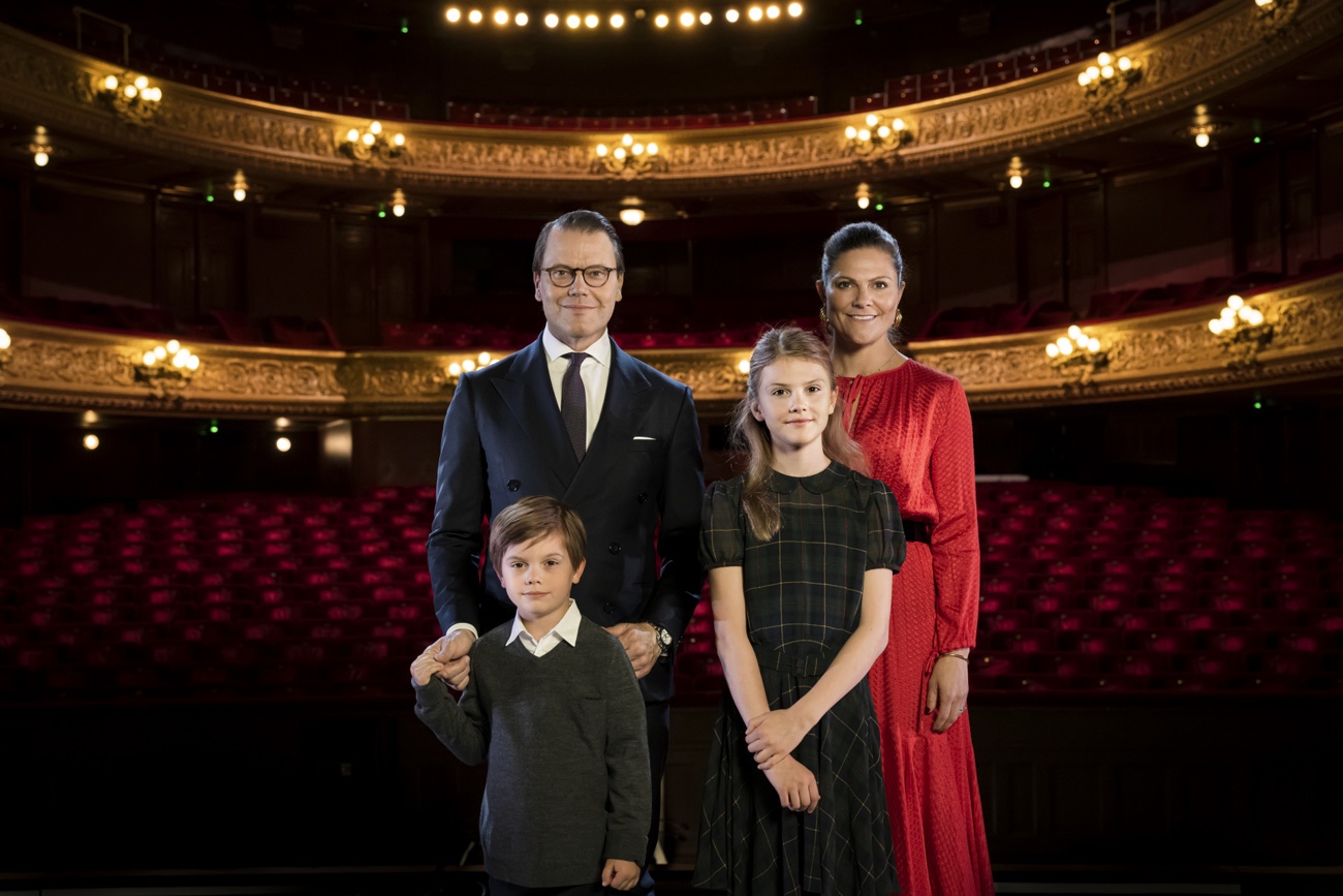  La princesse Victoria et le prince Daniel avec leurs enfants à l'Opéra de Stockholm