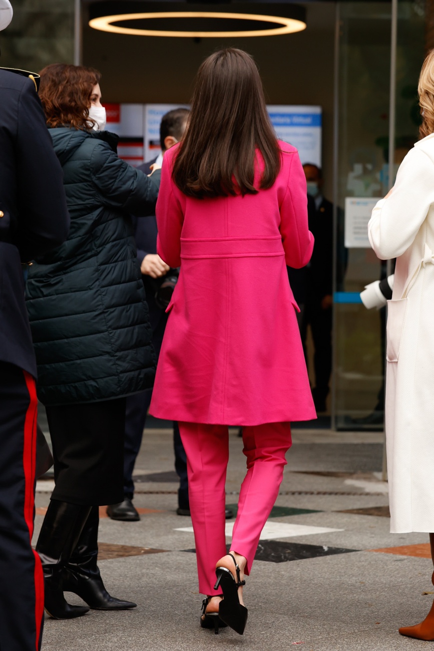 Rainha Letizia na sua chegada ao Hospital Infantil da Universidade Niño Jesús