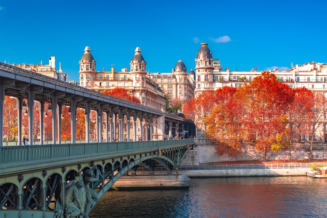 Bir-Hakeim Bridge