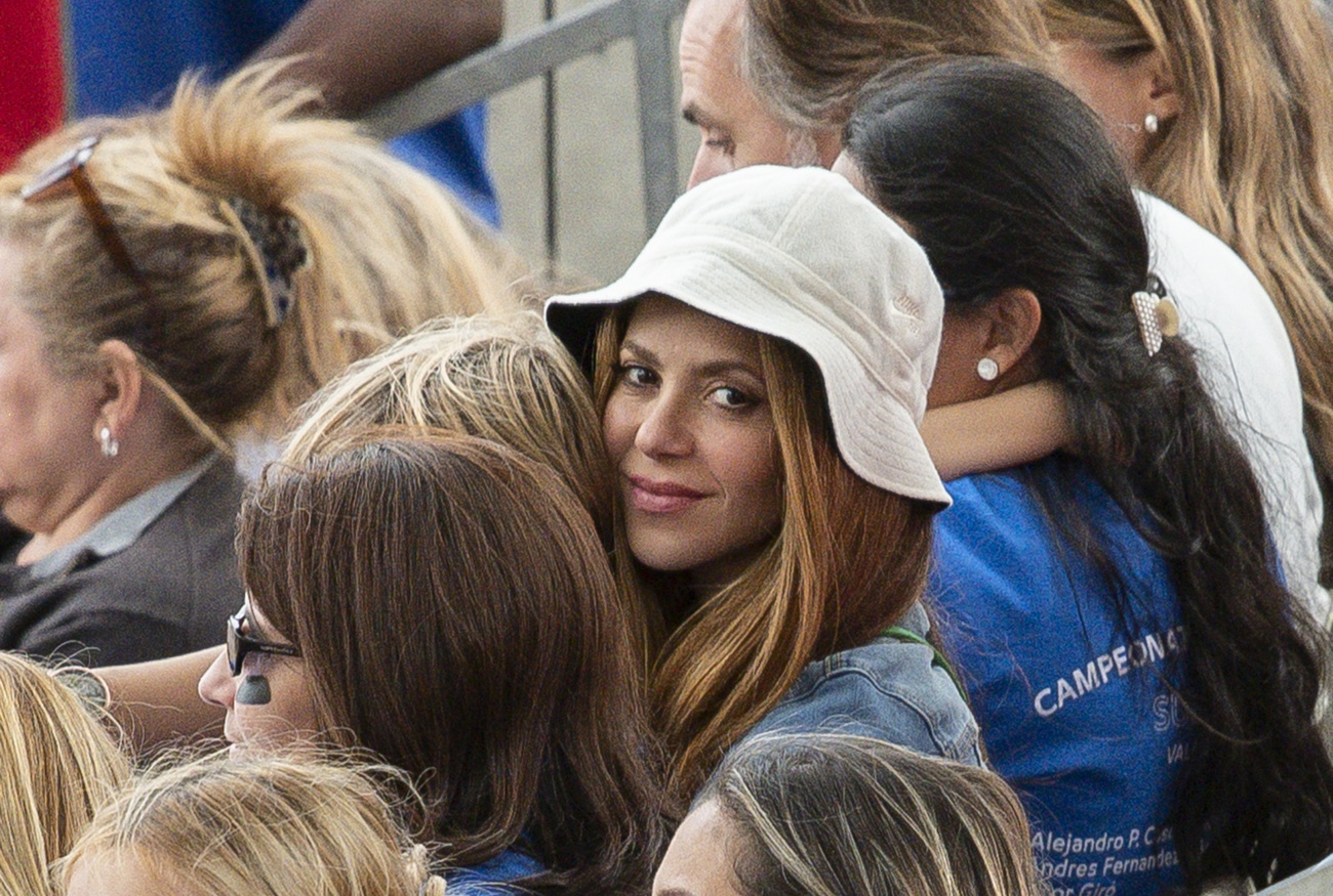 Shakira smiles for the cameras at a baseball game in Valencia