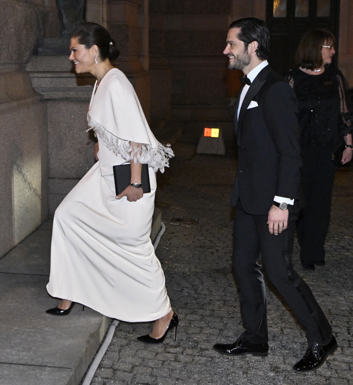 Le roi et la reine de Suède et leurs enfants, la princesse Victoria et le prince Carl Philip, assistent à un gala à l'opéra