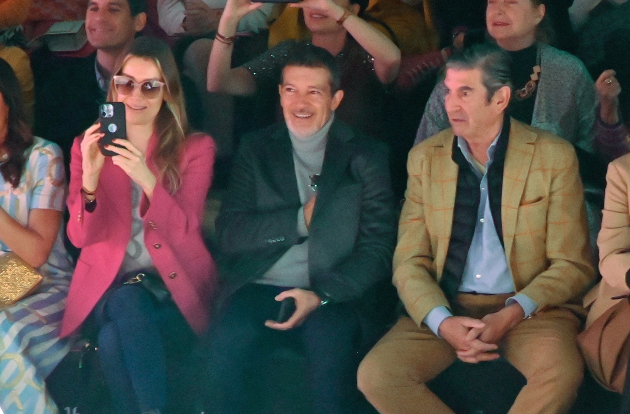 Antonio and Nicole in the front row of the Ágatha Ruiz de la Prada fashion show at Mercedes-Benz Fashion Week