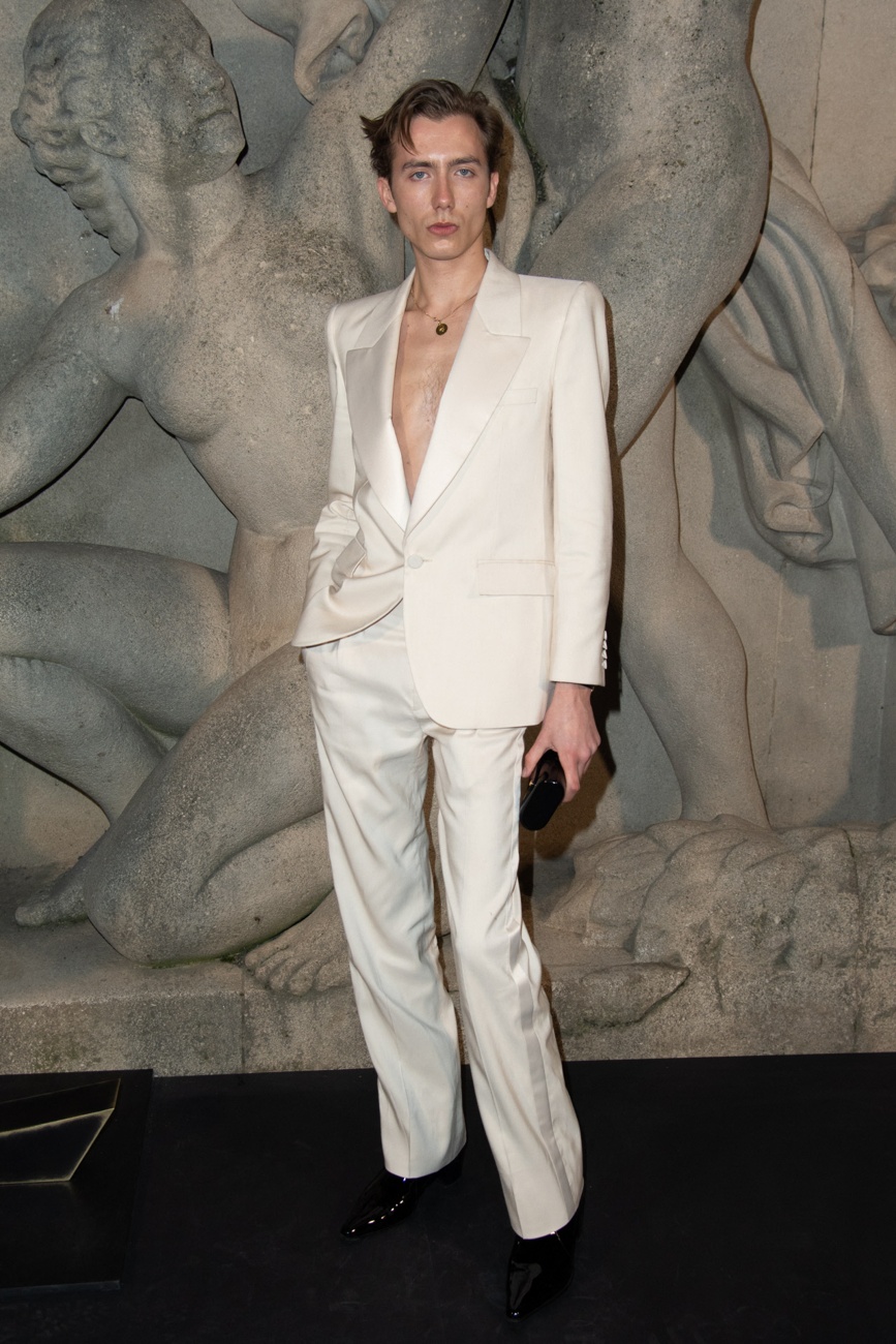 Paul Hameline au défilé de mode Saint Laurent à Paris