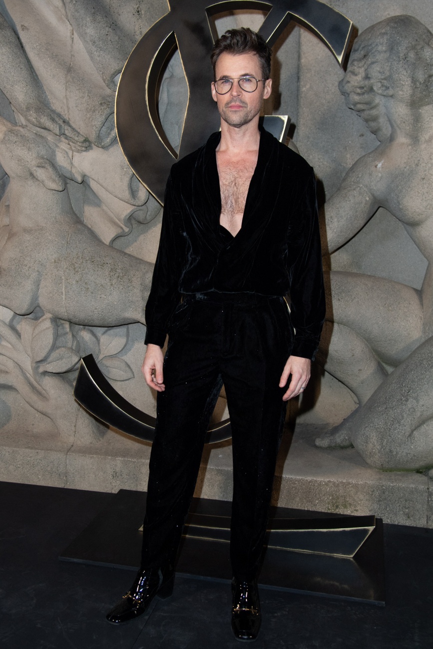 Brad Goreski dans la boutique Saint Laurent à Paris