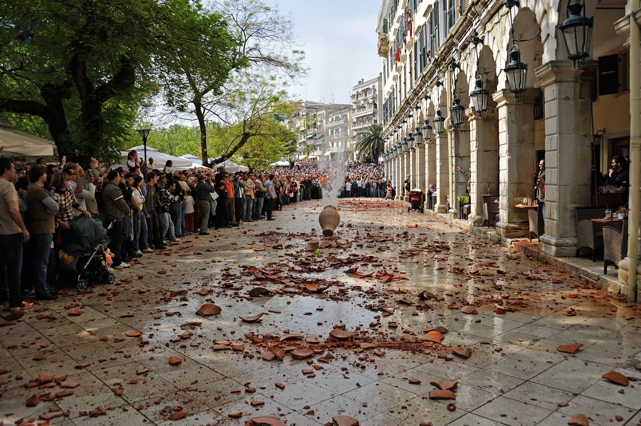 Greece, the launch of ceramics in Corfu