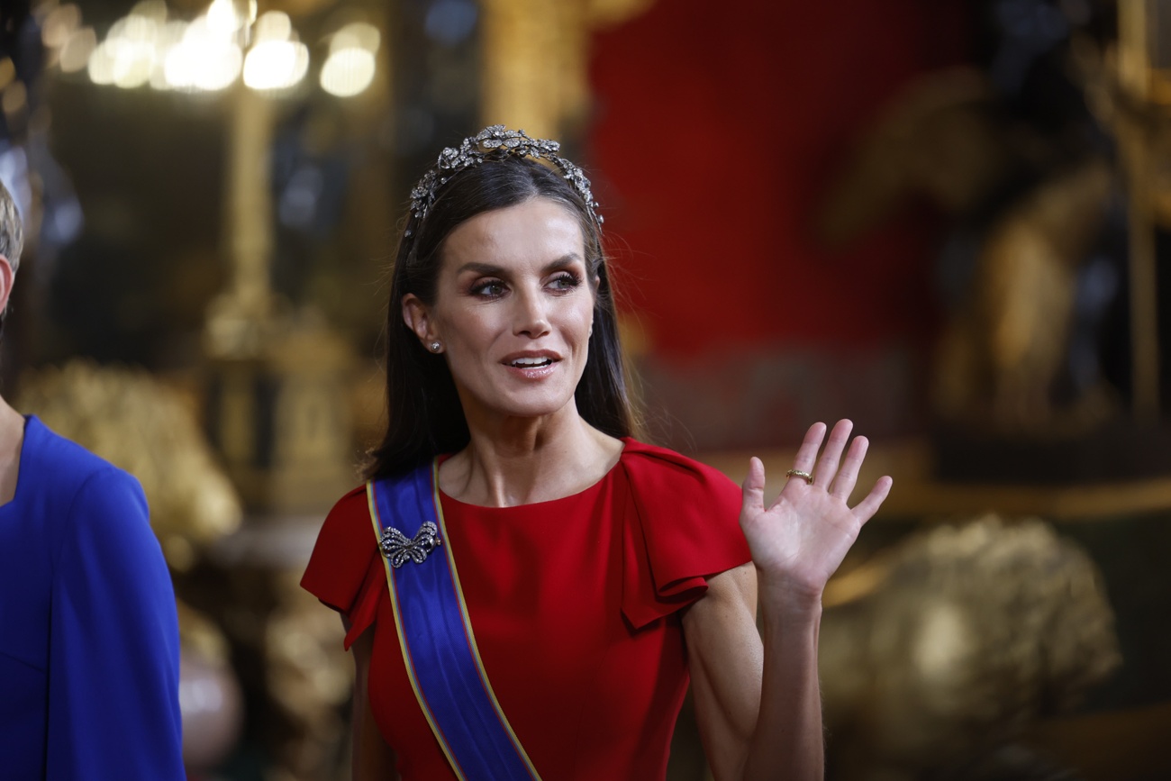 Queen of Spain, Letizia Ortiz, dazzles in sophisticated look