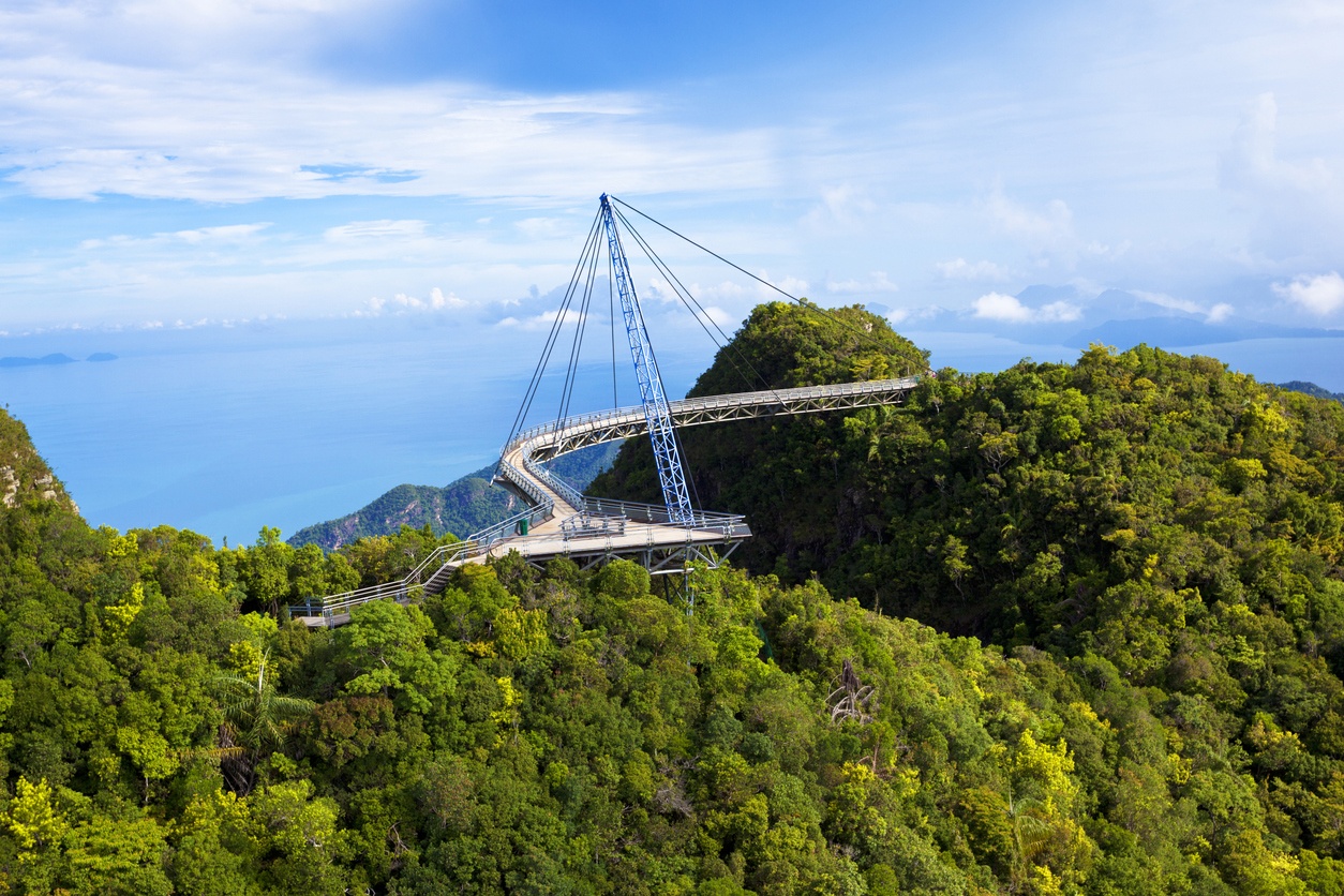 Surprising architecture: 10 bridges you won’t believe exist