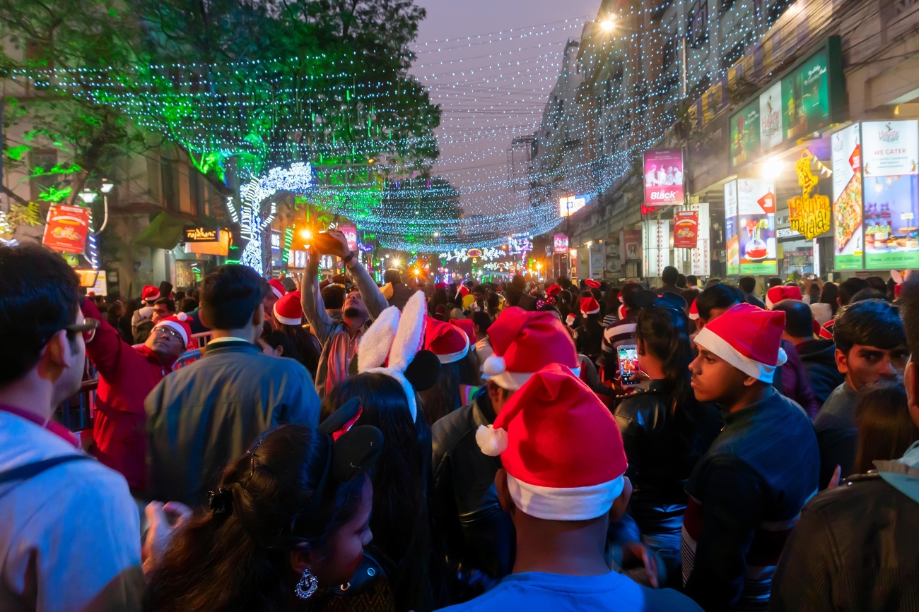 Las calles del barrio se llenan de vida y de color