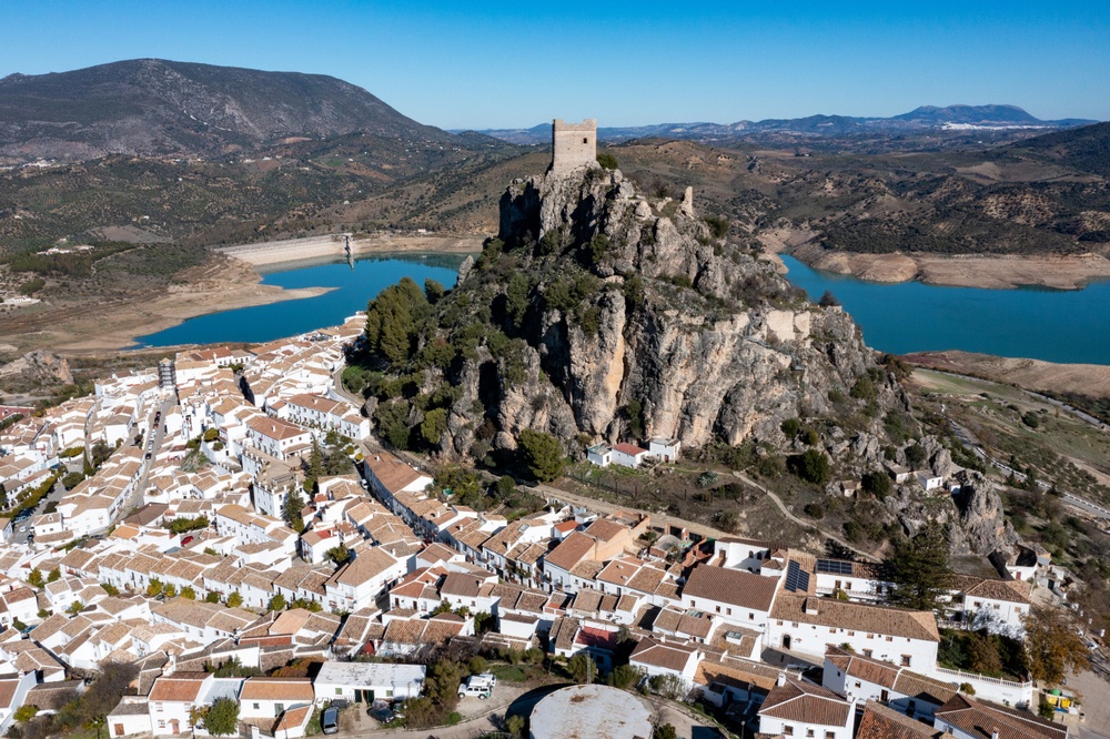 16 - Zahara de la Sierra (Cádiz)