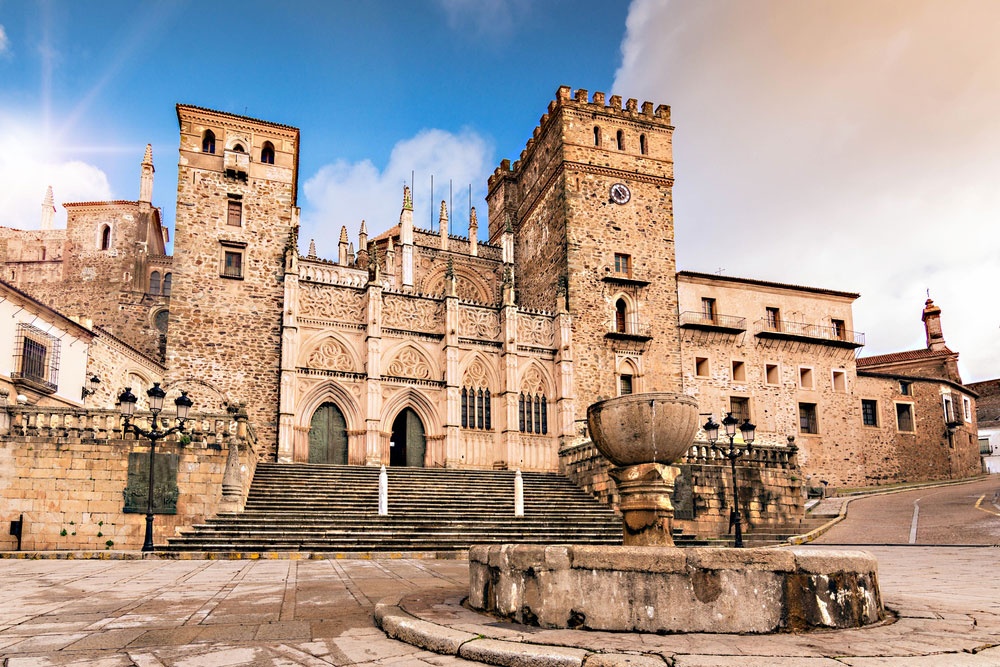 15 monasterios españoles que merecen la pena ser visitados