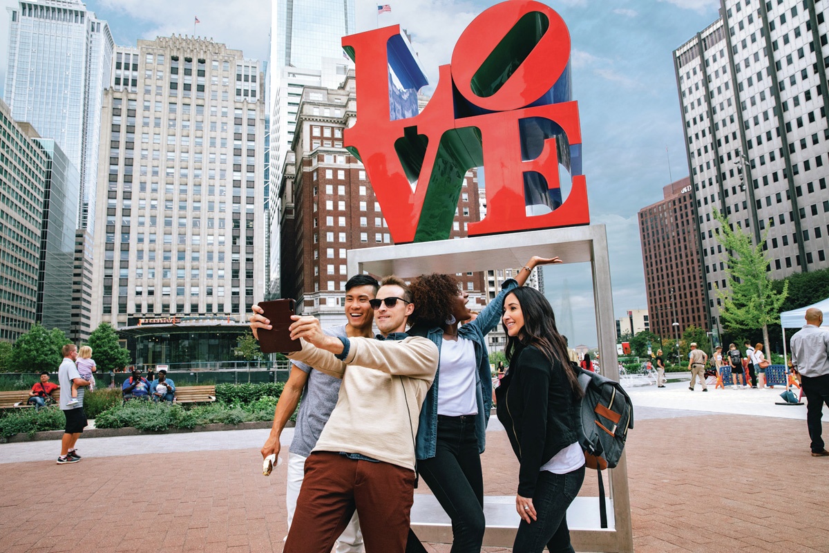 Hazte un selfie en la escultura de LOVE