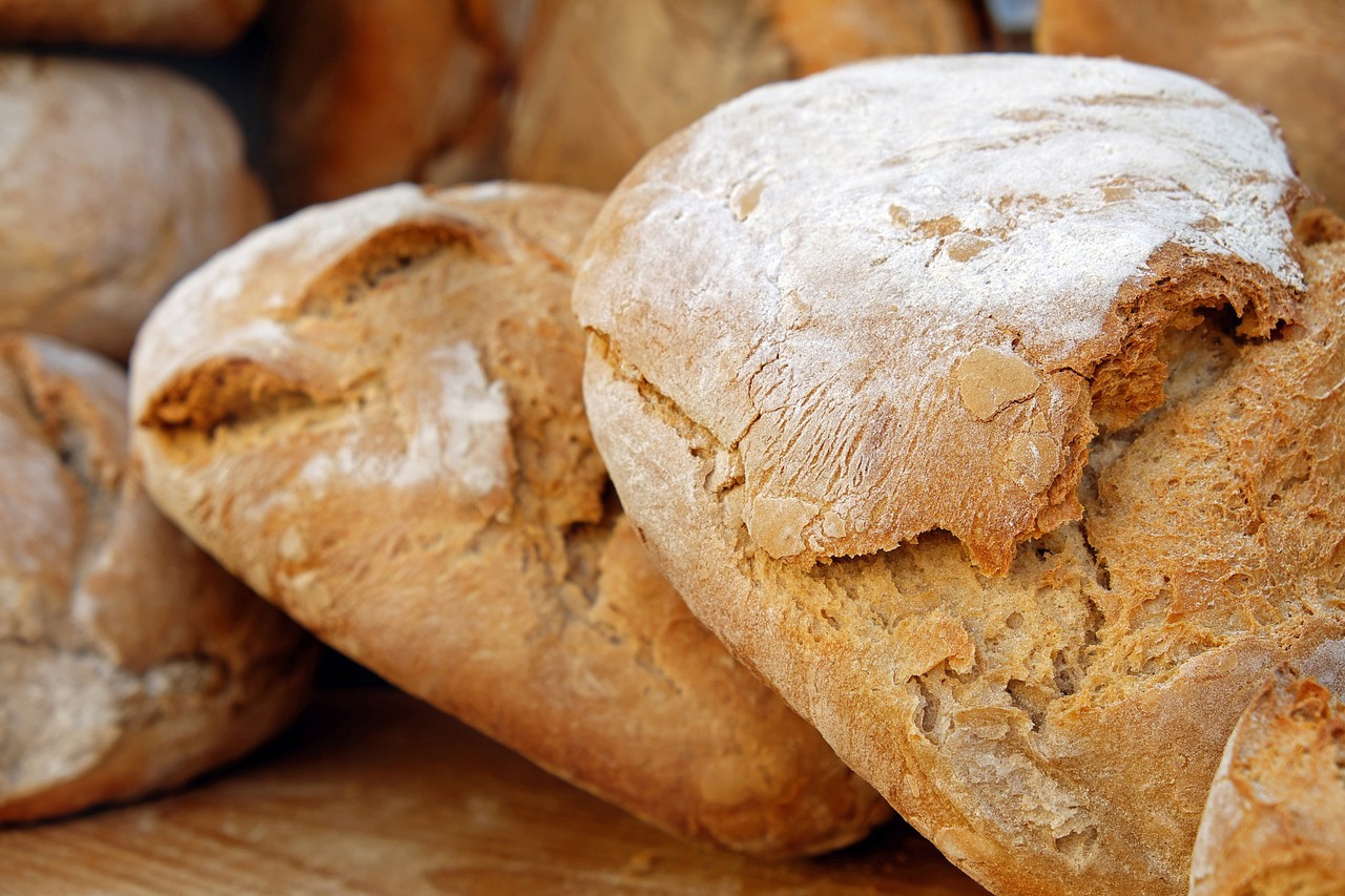 Limita los carbohidratos refinados y azúcares