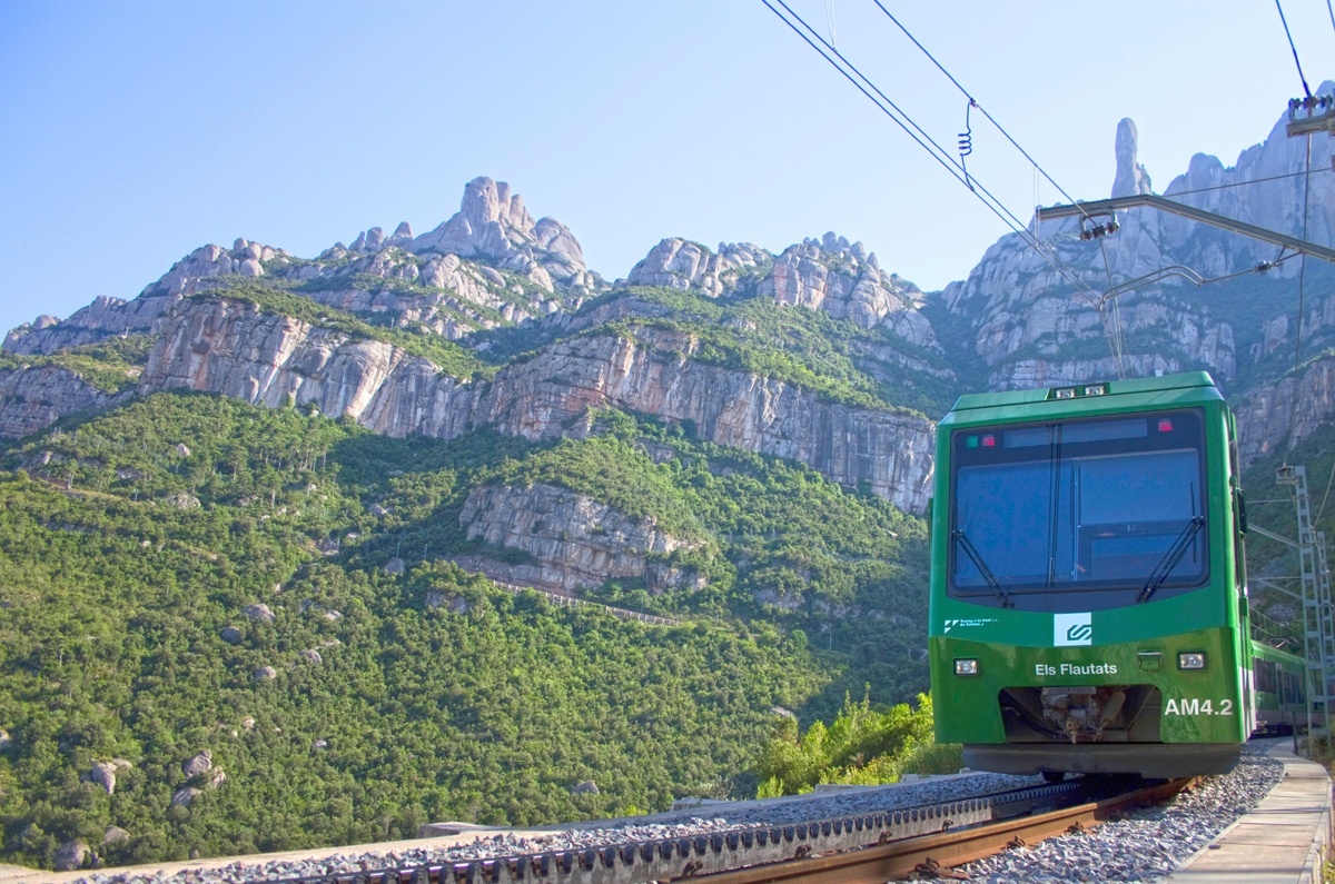 El viaje más sostenible y panorámico a Montserrat con el Cremallera y los Funiculares