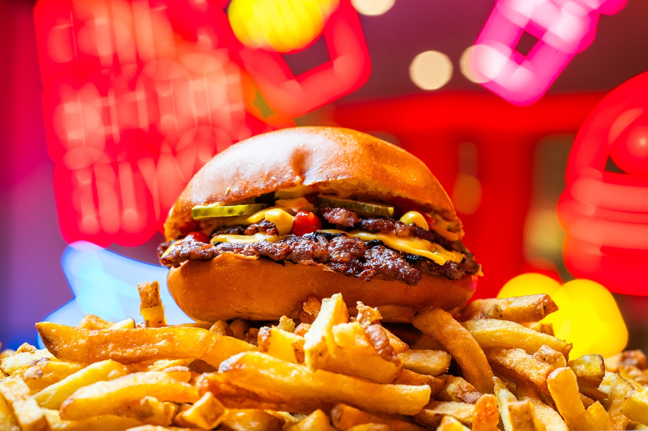 Conoce de cerca el fenómeno Distrito Burger: las hamburguesas smash más virales que no dejan de expandirse
